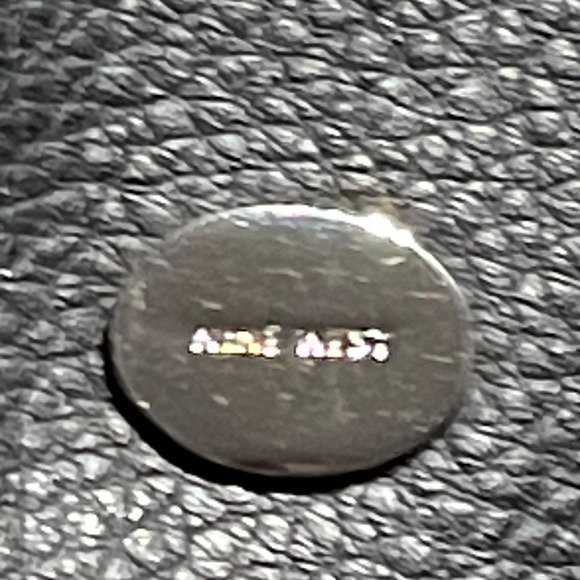 Nine West Black Pebbled Faux Leather Wristlet Pouch with ID Window Silver Tone - Picture 3 of 7